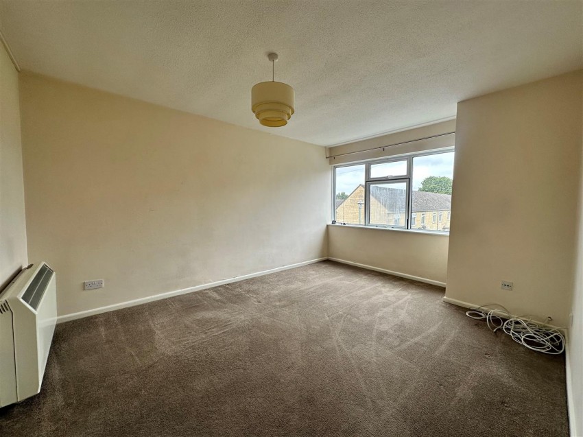 Images for Meadow Road, Cirencester