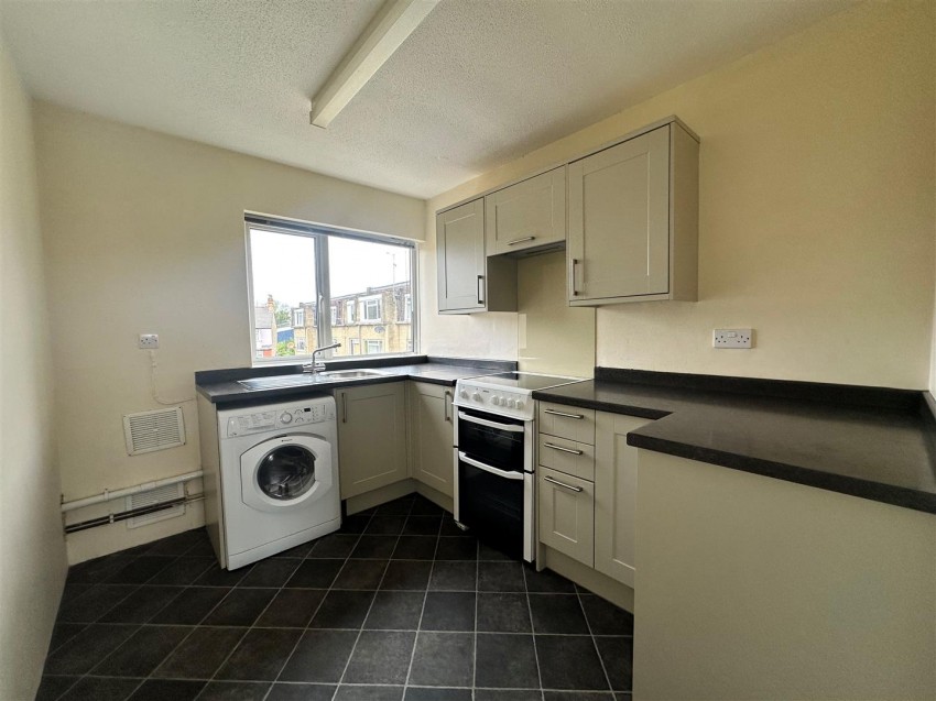 Images for Meadow Road, Cirencester