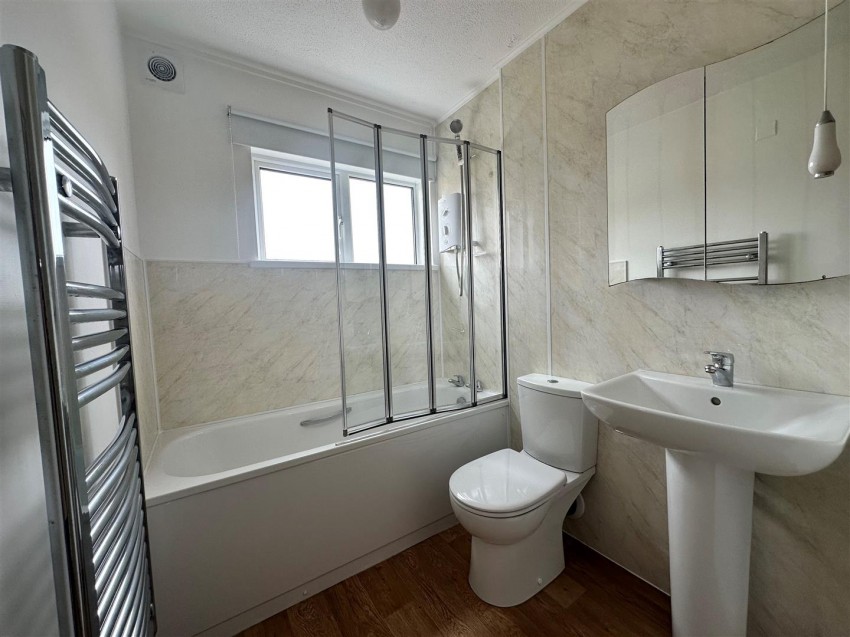 Images for Meadow Road, Cirencester