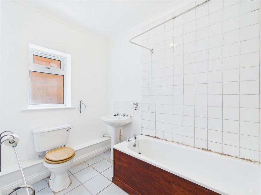 Images for Victoria Road, Cirencester