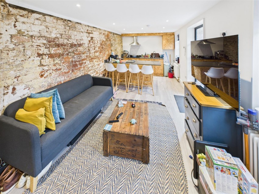 Images for Dollar Street, Cirencester