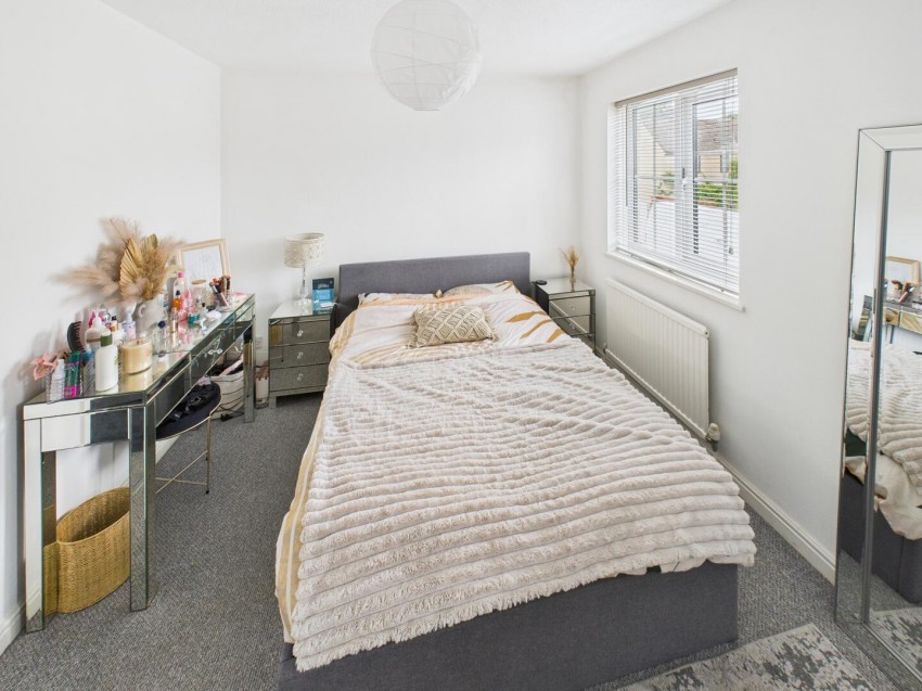 Images for Smiths Field, Cirencester