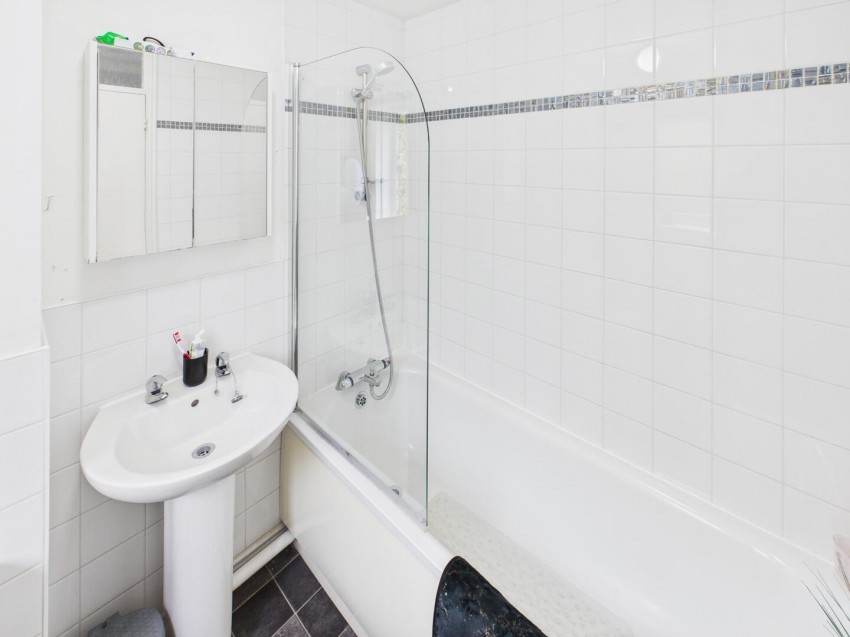 Images for Smiths Field, Cirencester