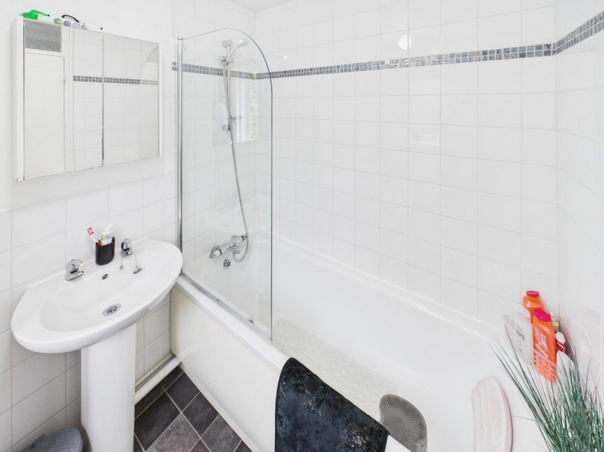 Images for Smiths Field, Cirencester