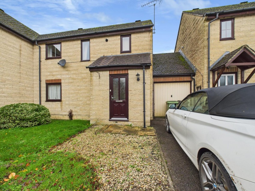 Images for Smiths Field, Cirencester