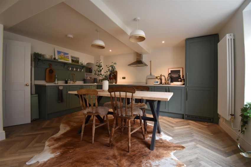 Images for Dollar Street, Cirencester