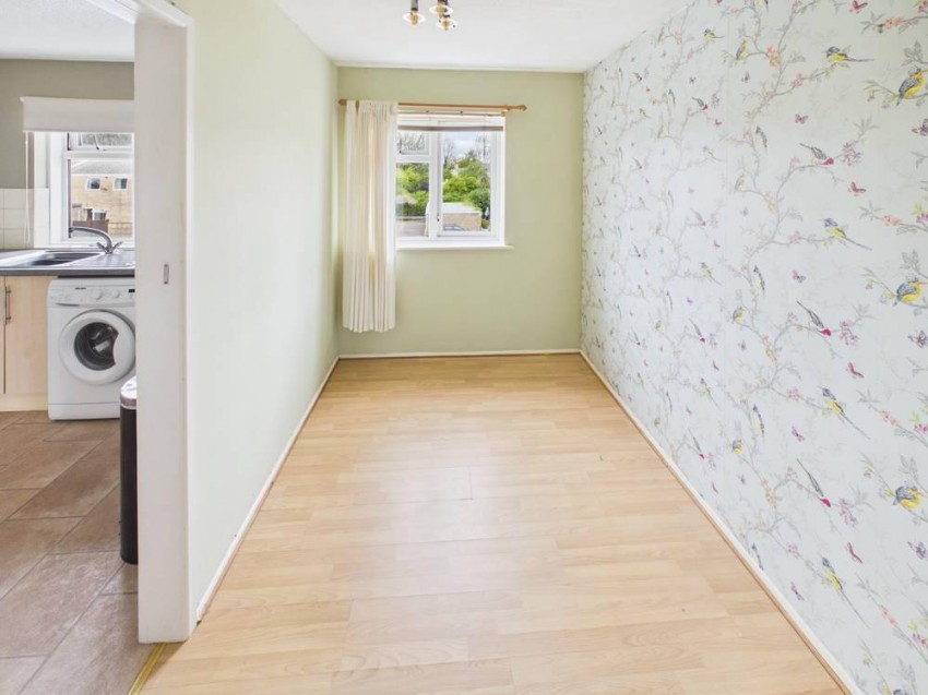 Images for Meadow Close, Cirencester