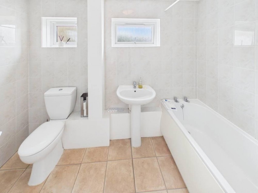 Images for Meadow Close, Cirencester